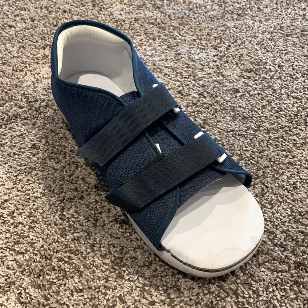 DeRoyal Post-Op Shoes